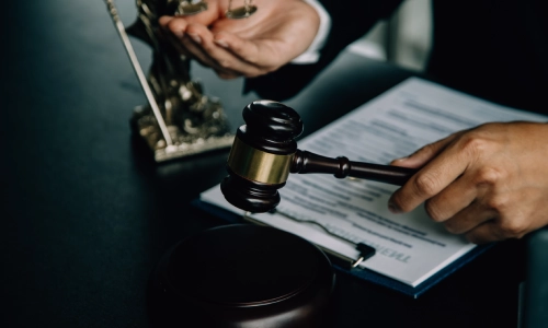 Scales of justice and gavel, representing legal services for Bonadelle Ranchos–Madera Ranchos personal injury lawyer.